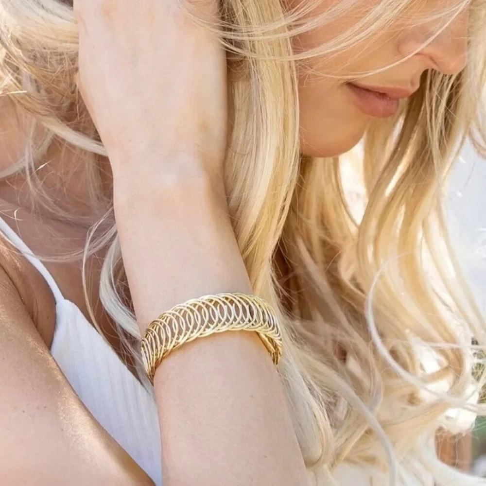 NEW Gold Bracelet - Adjustable - Picture 3 of 7
